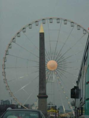 Odelisk and Ferris Wheel